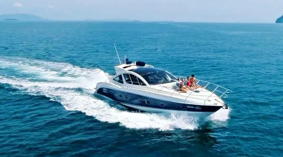 Azimut Atlantis 50 — yacht photograph 1