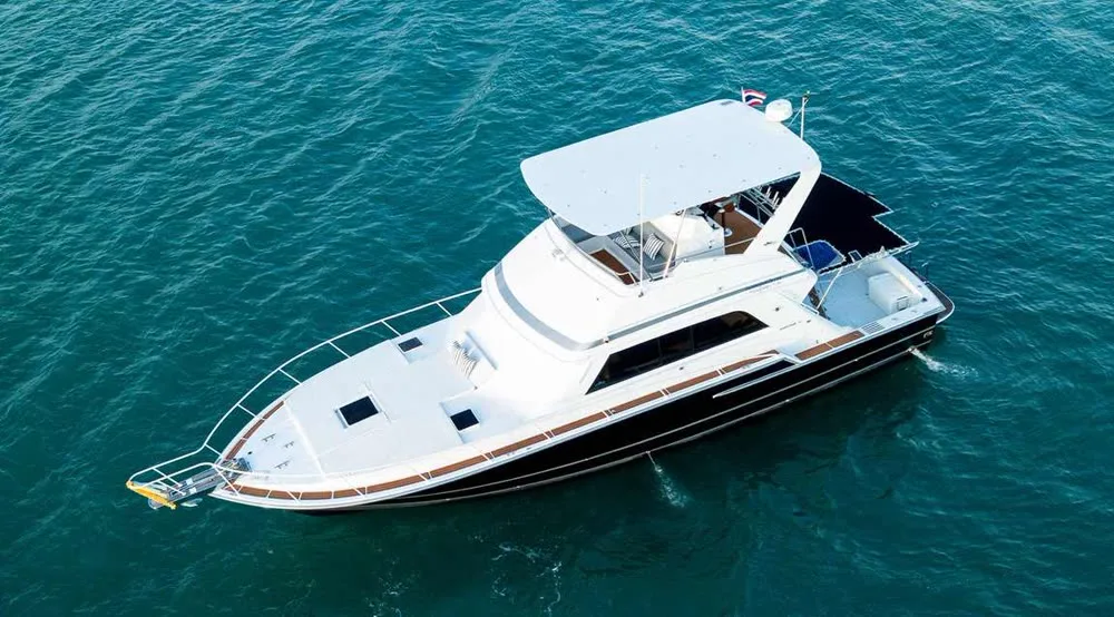 Bertram 50 Sportfisher — yacht photograph 1
