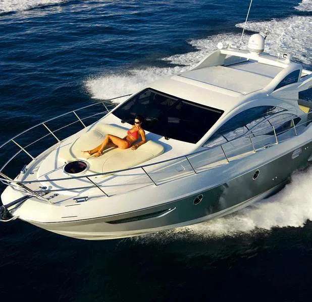 Azimut 43S — yacht photograph 2