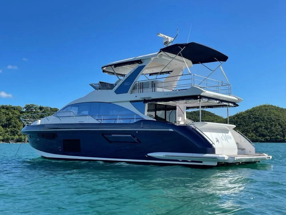 Azimut 60 · Azimut 60 Flybridge — yacht photograph 2