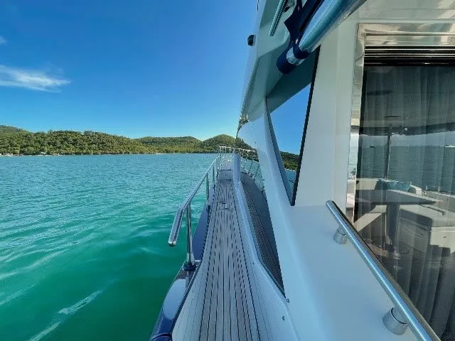 Azimut 60 · Azimut 60 Flybridge — yacht photograph 6