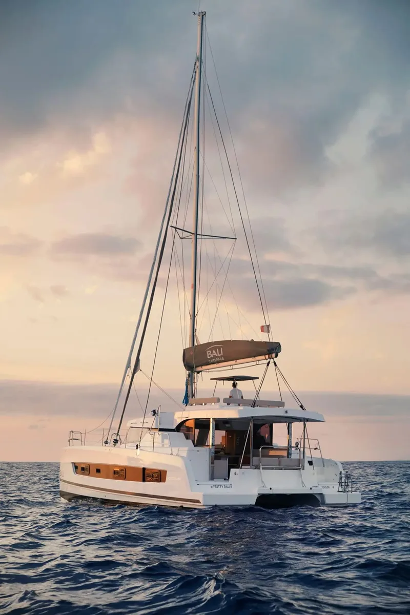 Bali Catspace — yacht photograph 5