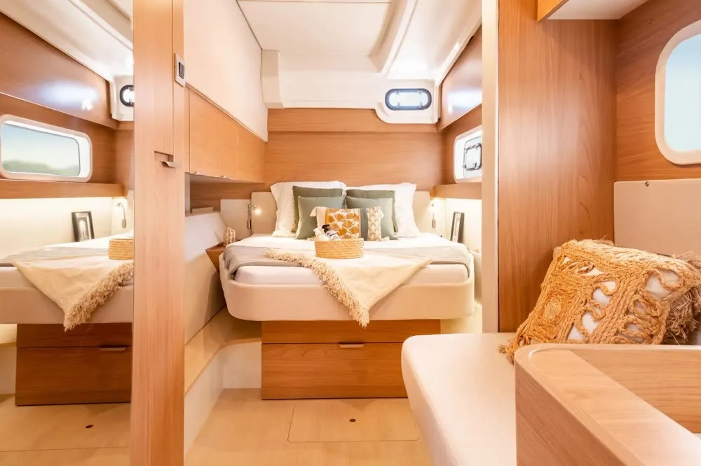 Bali Catspace — yacht photograph 8