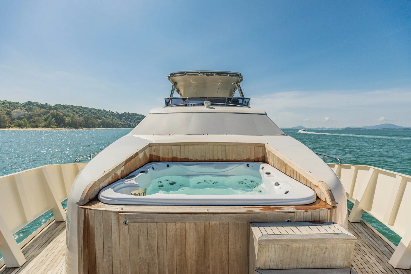 Beluga 88 — yacht photograph 3