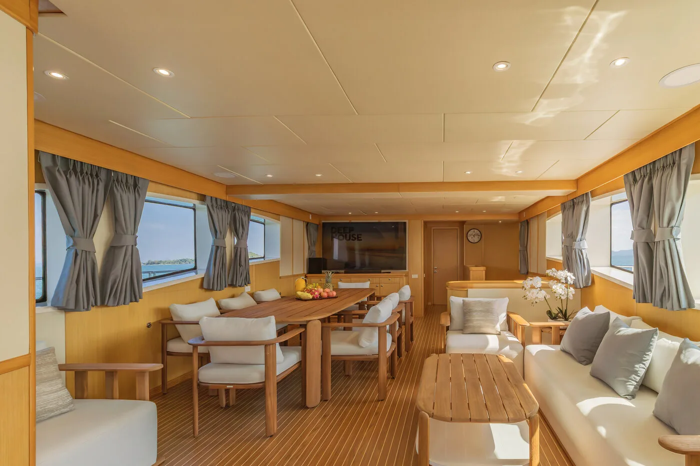 Beluga 88 — yacht photograph 6