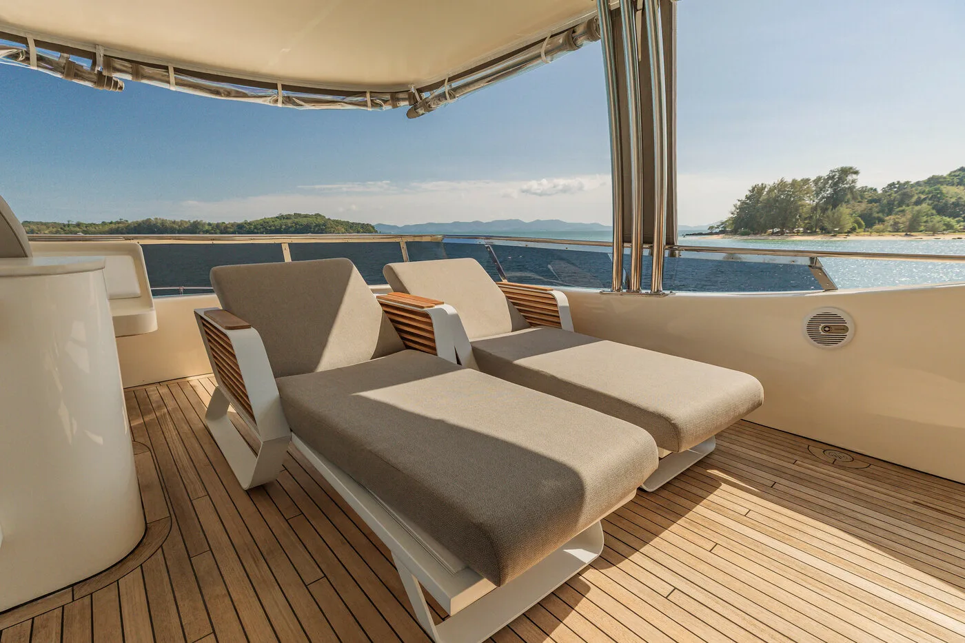 Beluga 88 — yacht photograph 7