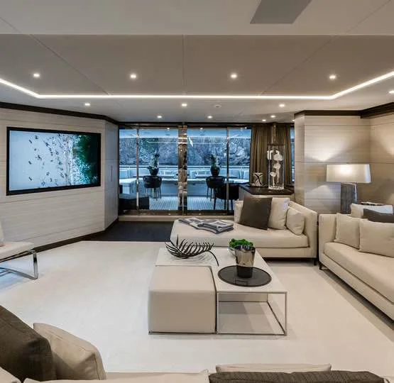 Benetti 38m — yacht photograph 2