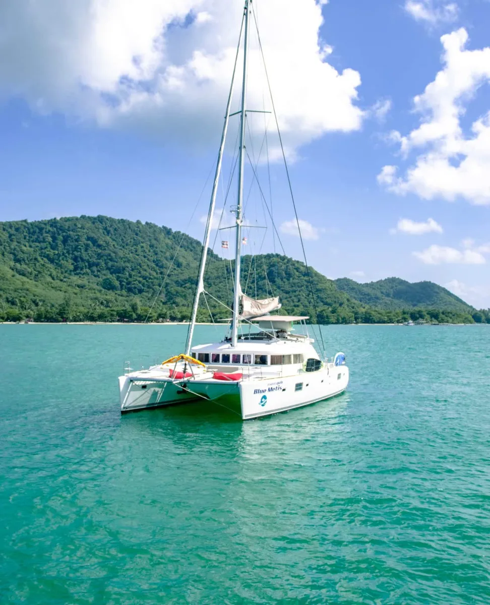 Blue Metis · Lagoon 500 — yacht photograph 1