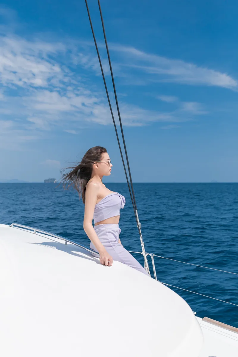 Blue Wings · Lagoon 440 — yacht photograph 5