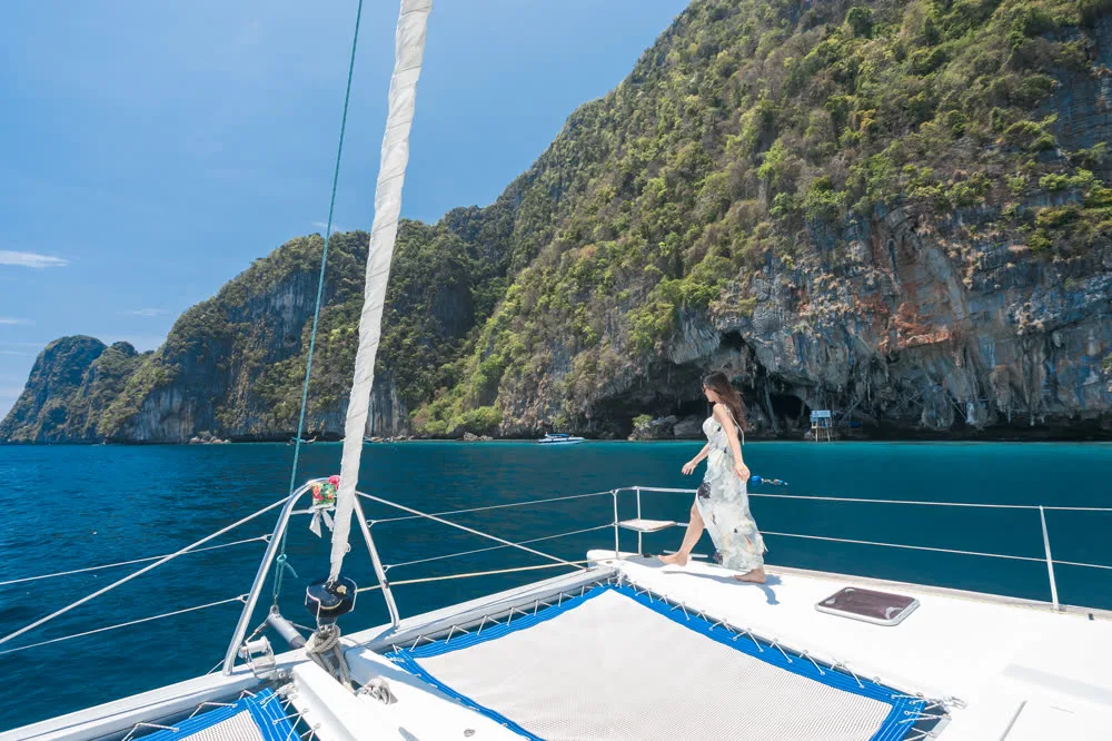 Blue Wings · Lagoon 440 — yacht photograph 6