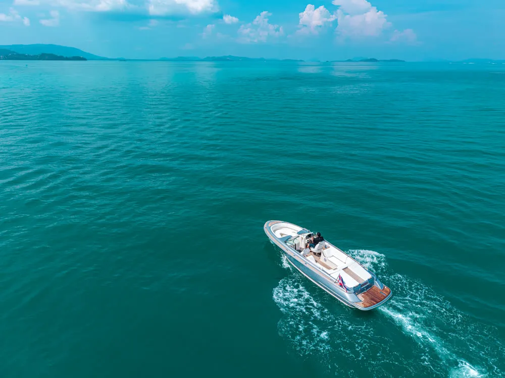 Chris Craft 27 · Chris-Craft 27 — yacht photograph 3