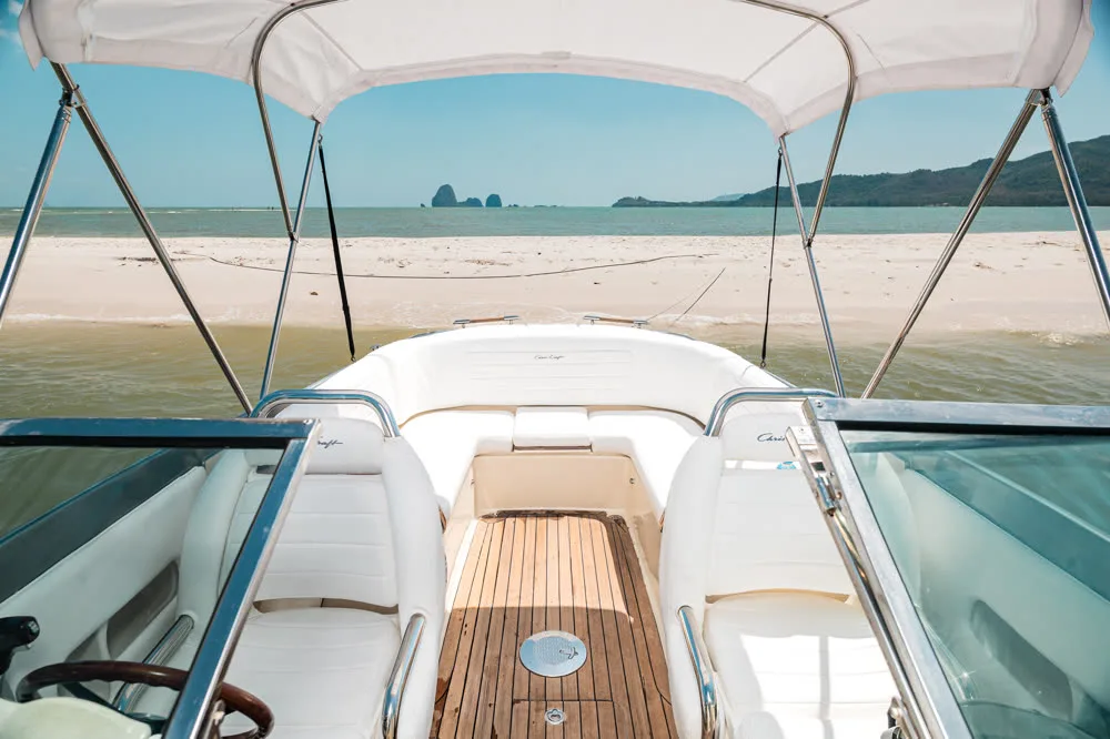 Chris Craft 27 · Chris-Craft 27 — yacht photograph 6