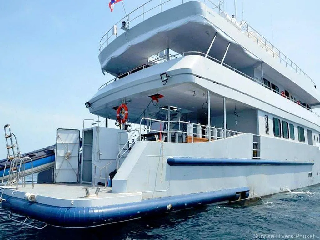 MV DiveRACE Class X — yacht photograph 2