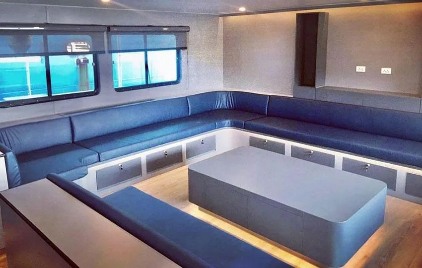 MV DiveRACE Class X — yacht photograph 4
