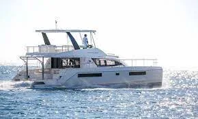 Estrella · Leopard 43 — yacht photograph 2
