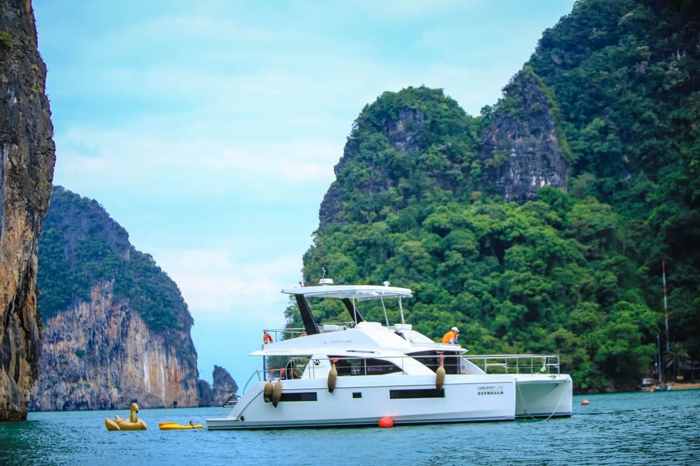 Estrella · Leopard 43 — Luxury Catamaran, Phuket
