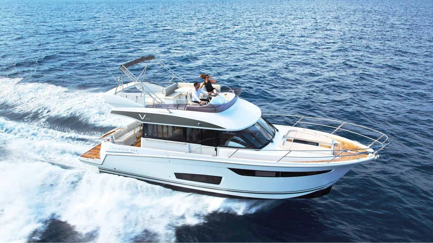 Velasco 43F — yacht photograph 1