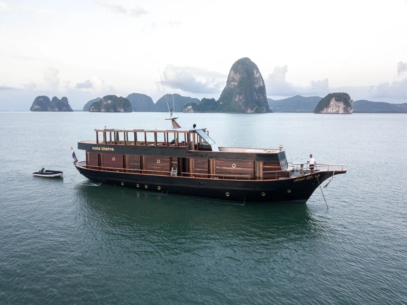 Maha Bhetra — yacht photograph 2