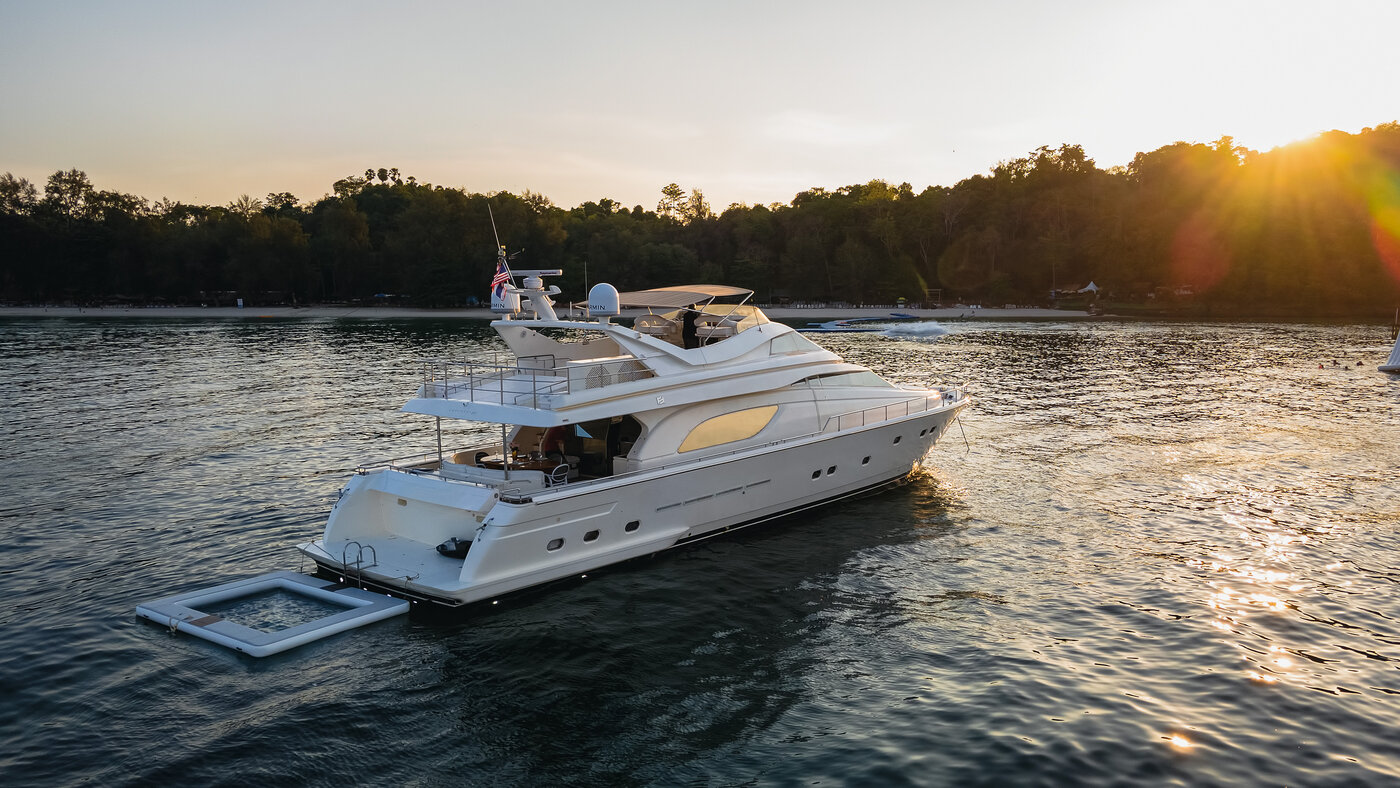 Sofia · Ferretti 80 — Приватная чартерная яхта, Phuket