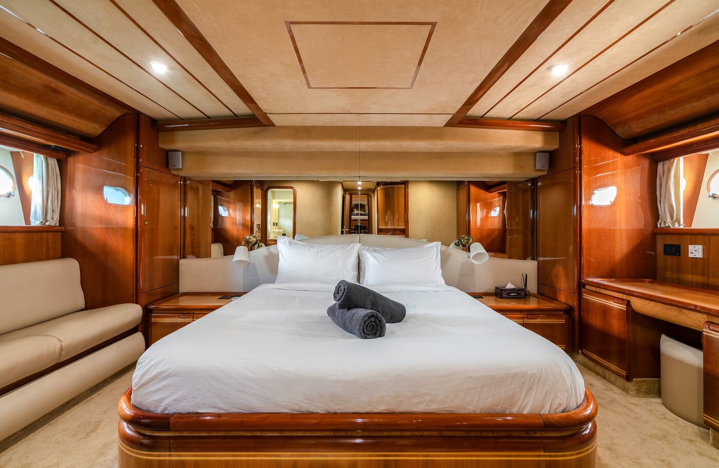 Sofia · Ferretti 80 — Приватная чартерная яхта, Phuket