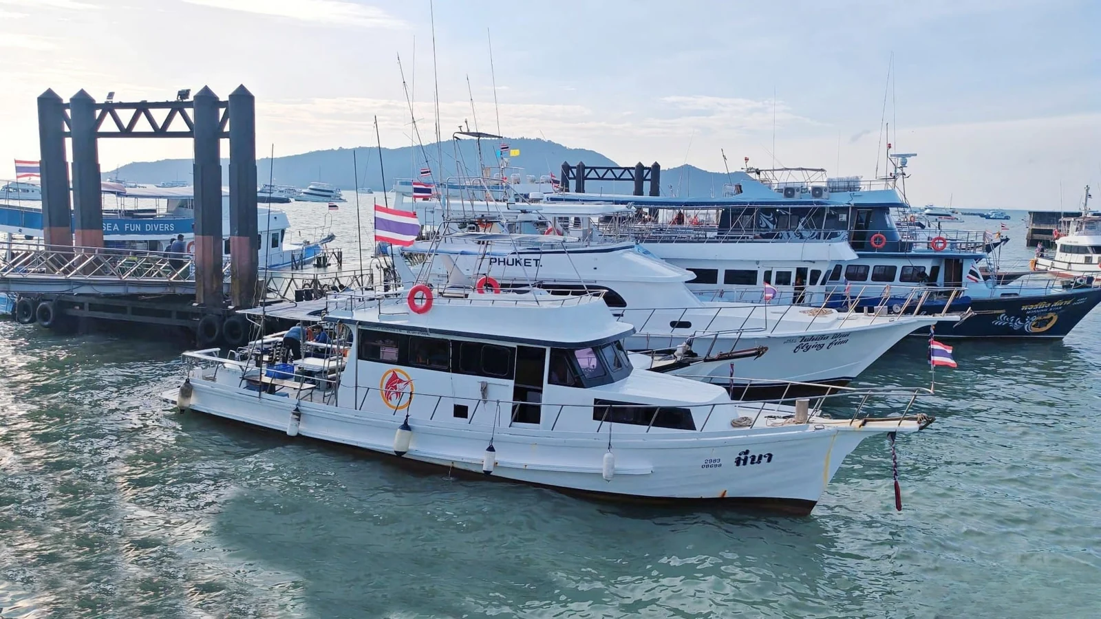 FB07 · Fishing & Diving — yacht photograph 1