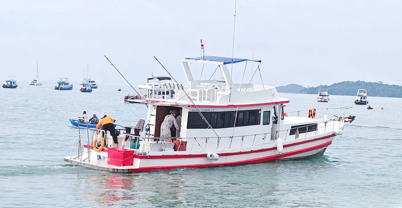 FB20 · Fishing & Diving — yacht photograph 1