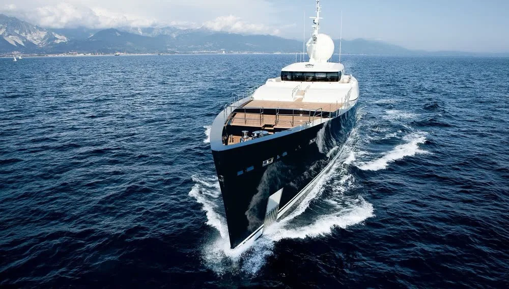 Galileo — yacht photograph 2