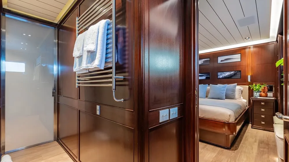 Galileo — yacht photograph 5