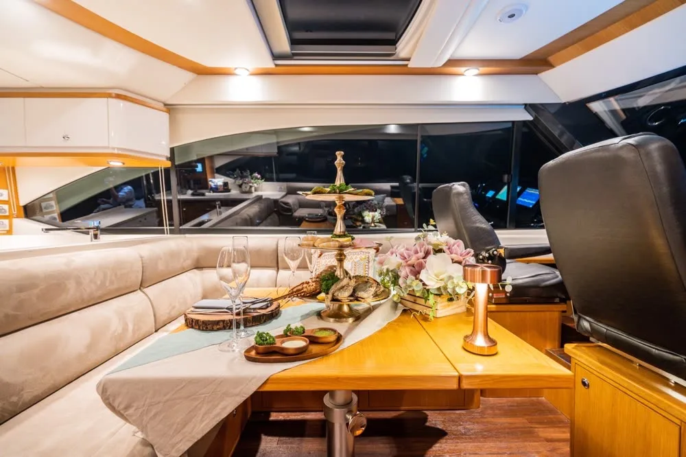 Happy Ours · Riviera 58 Sports Motor Yacht — фото яхты 6