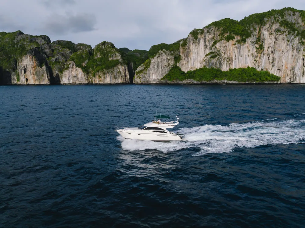 Jelly Bear · Princess 42 — yacht photograph 2