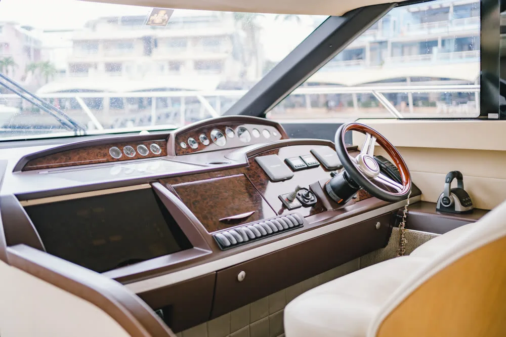 Jelly Bear · Princess 42 — yacht photograph 7