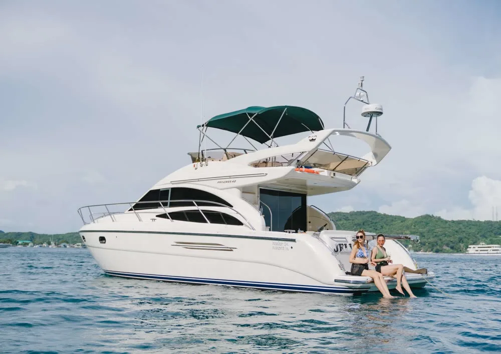 Jelly Bear · Princess 42 — yacht photograph 1