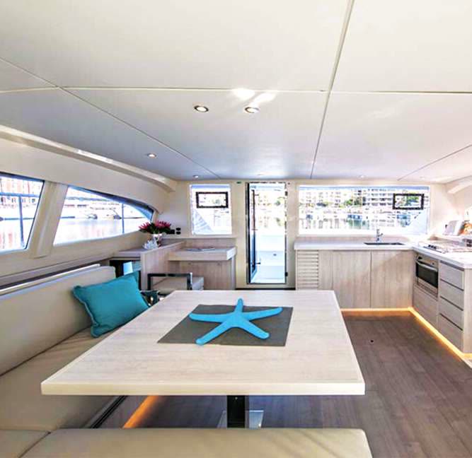 Leopard 43 Powercat (2015) — Люкс-катамаран, Phuket