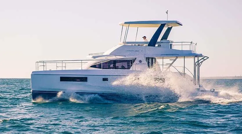 Estrella · Leopard 43 — yacht photograph 7
