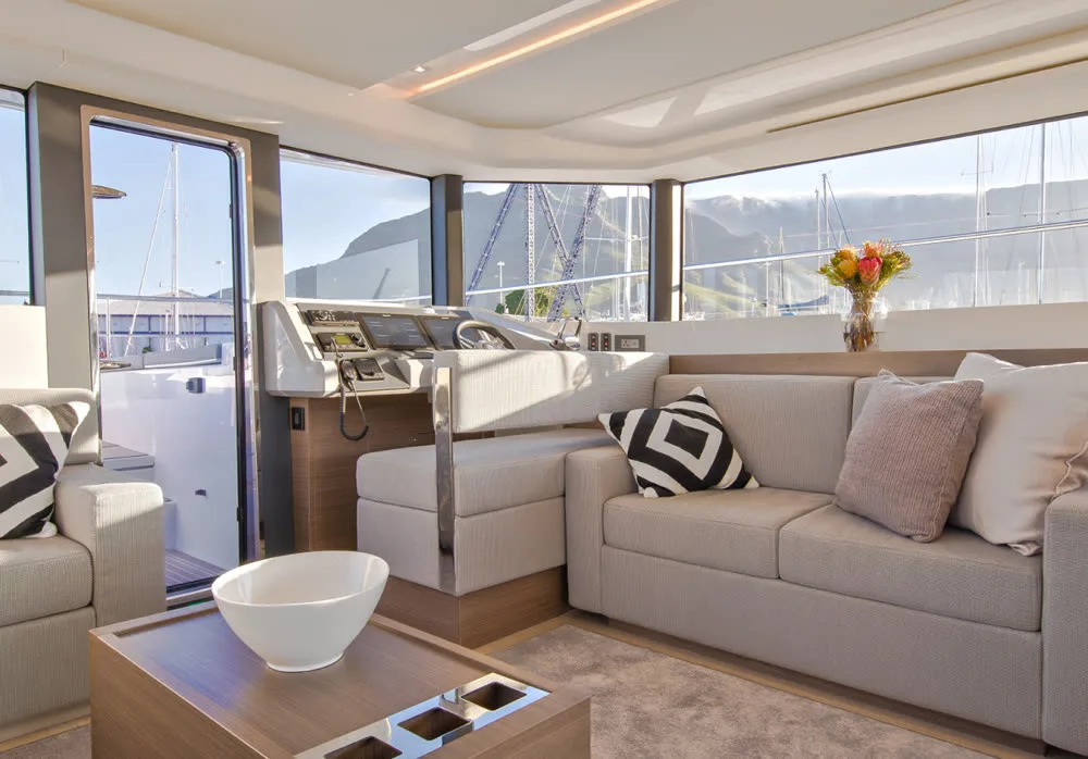 Leopard 53 · Leopard 53 Powercat — yacht photograph 2