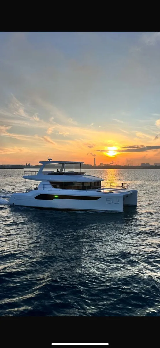 Leopard 53 · Leopard 53 Powercat — yacht photograph 3
