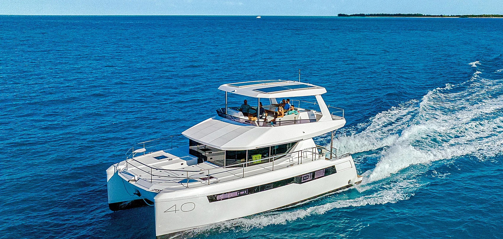 Leopard Powercat 40 (2023) — yacht photograph 1