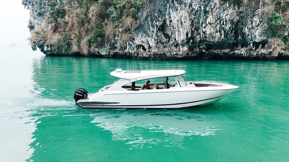 Luxury Speedboat — yacht photograph 2