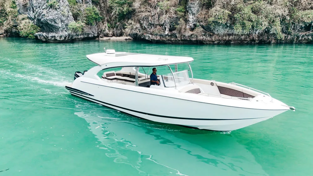 Luxury Speedboat — yacht photograph 4