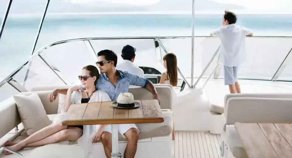 Major Affair · Sunseeker 90 — yacht photograph 2