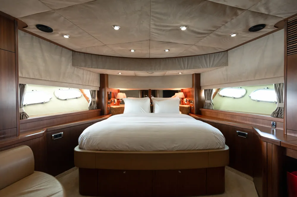 Major Affair · Sunseeker 90 — yacht photograph 1