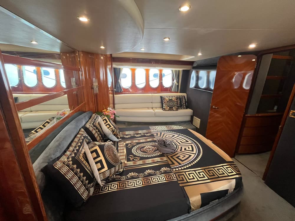 Mandala · Azimut 68 — Private Charter Yacht, Phuket