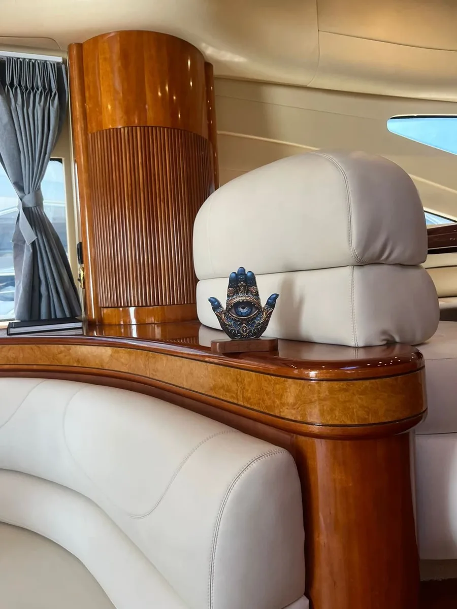Mandala · Azimut 68 — yacht photograph 5