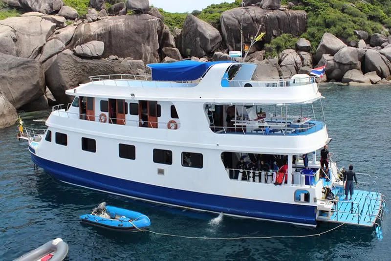 Manta Queen 2 — yacht photograph 2