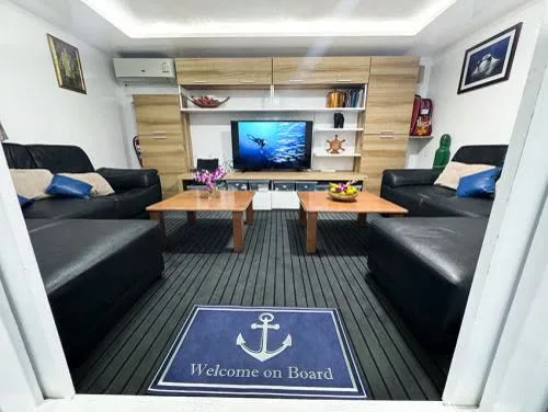 MV Bavaria — yacht photograph 4