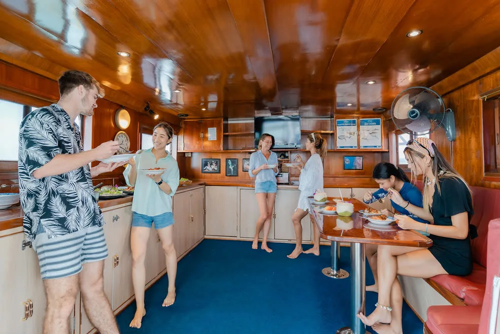 MV Marco Polo — yacht photograph 7