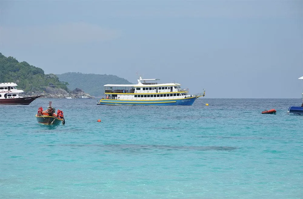 MV Oktavia — yacht photograph 5