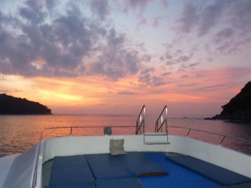 MV Oktavia — yacht photograph 6