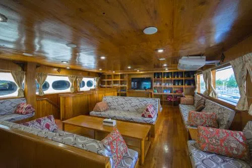 MV Sawasdee Fasai — yacht photograph 8