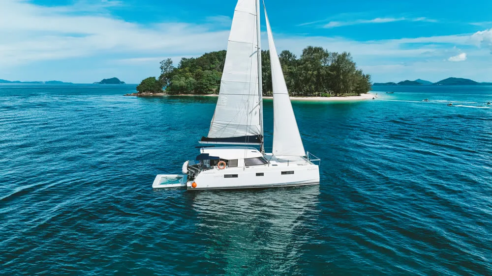 Nautitech 40 — yacht photograph 2